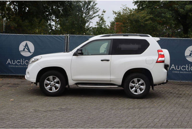 Toyota Land Cruiser - Седан: снимка 2 Toyota Land Cruiser - Седан: снимка 2