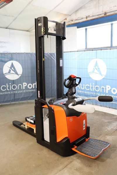 Toyota SPE120 - Стакер: снимка 4 Toyota SPE120 - Стакер: снимка 4