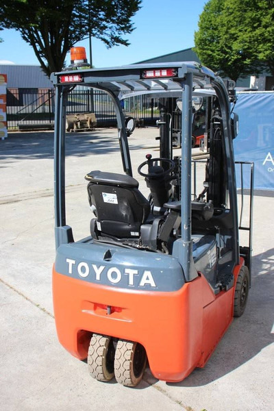 Toyota Traigo 15 - Електрокар: снимка 5 Toyota Traigo 15 - Електрокар: снимка 5