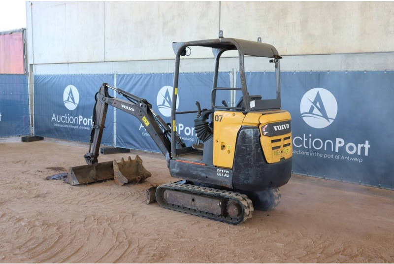 Volvo EC15D - Мини багер: снимка 3 Volvo EC15D - Мини багер: снимка 3