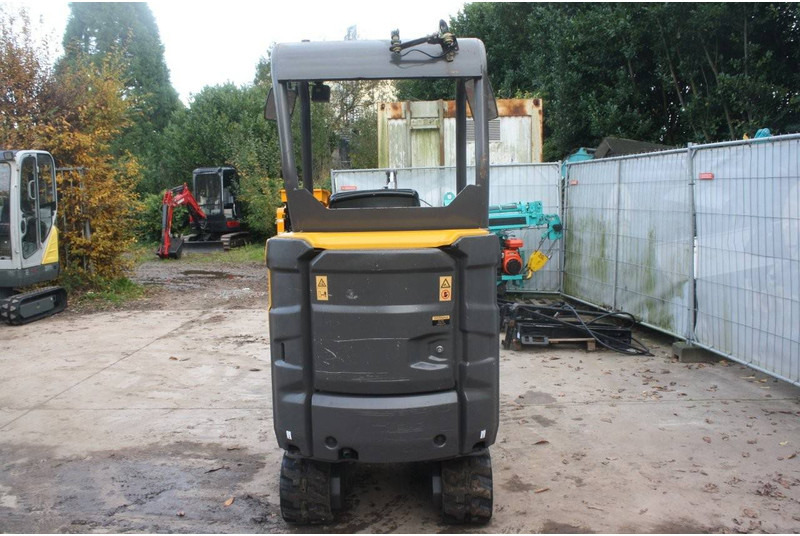 Volvo EC15E - Мини багер: снимка 4 Volvo EC15E - Мини багер: снимка 4