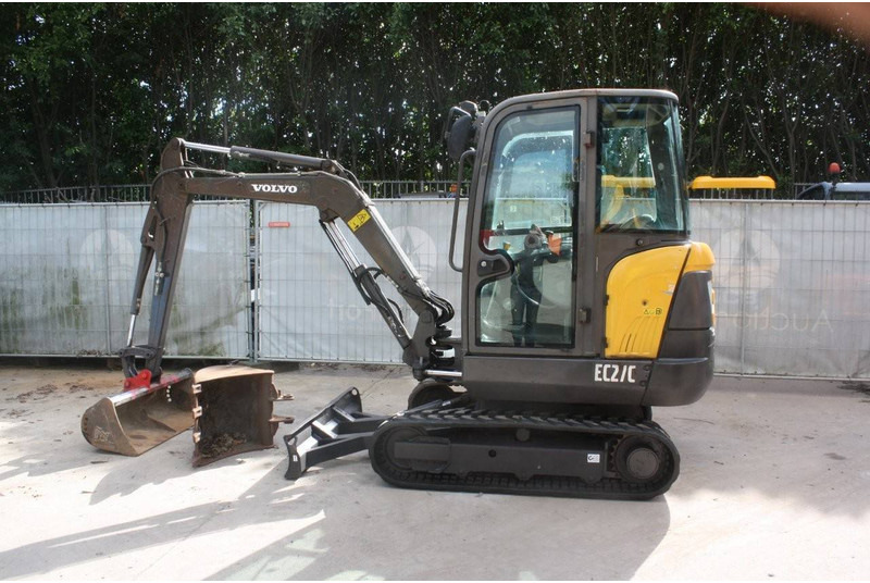 Volvo EC27C - Верижен багер: снимка 3 Volvo EC27C - Верижен багер: снимка 3