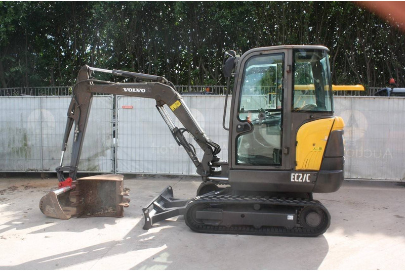Volvo EC27C - Верижен багер: снимка 2 Volvo EC27C - Верижен багер: снимка 2