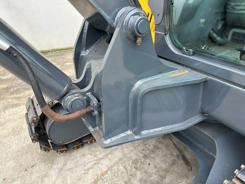 Верижен багер Volvo EC55D: снимка 14