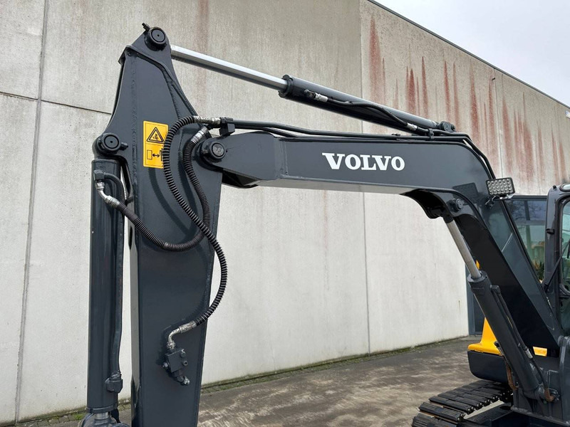 Верижен багер Volvo EC55D: снимка 9