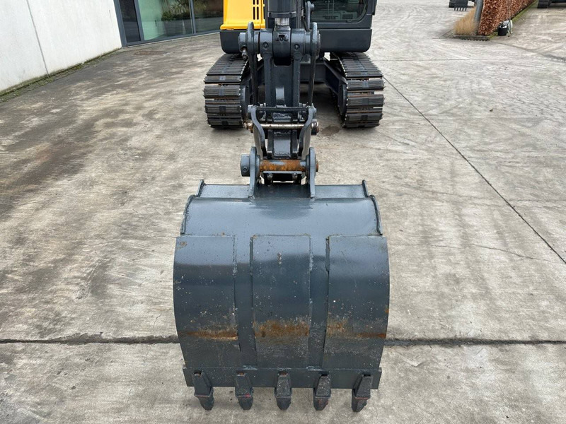 Верижен багер Volvo EC55D: снимка 10