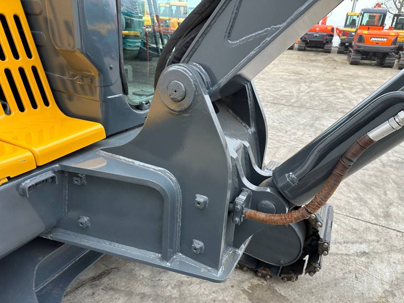 Верижен багер Volvo EC55D: снимка 13