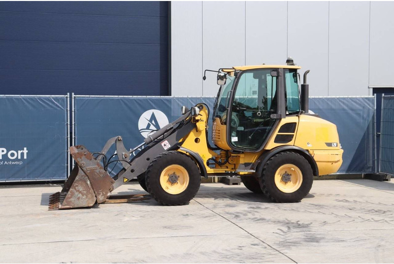 Volvo L25F - Колесен товарач: снимка 1 Volvo L25F - Колесен товарач: снимка 1