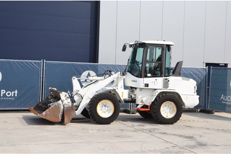 Volvo L30G - Колесен товарач: снимка 1 Volvo L30G - Колесен товарач: снимка 1