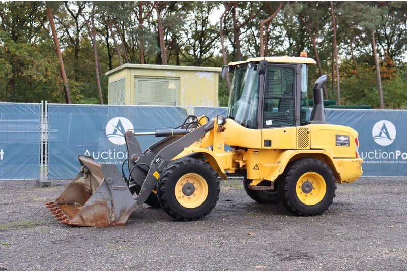 Volvo L30G - Колесен товарач: снимка 1 Volvo L30G - Колесен товарач: снимка 1