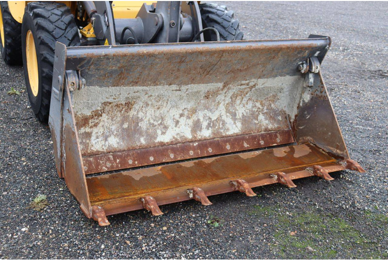 Колесен товарач Volvo L30G: снимка 11