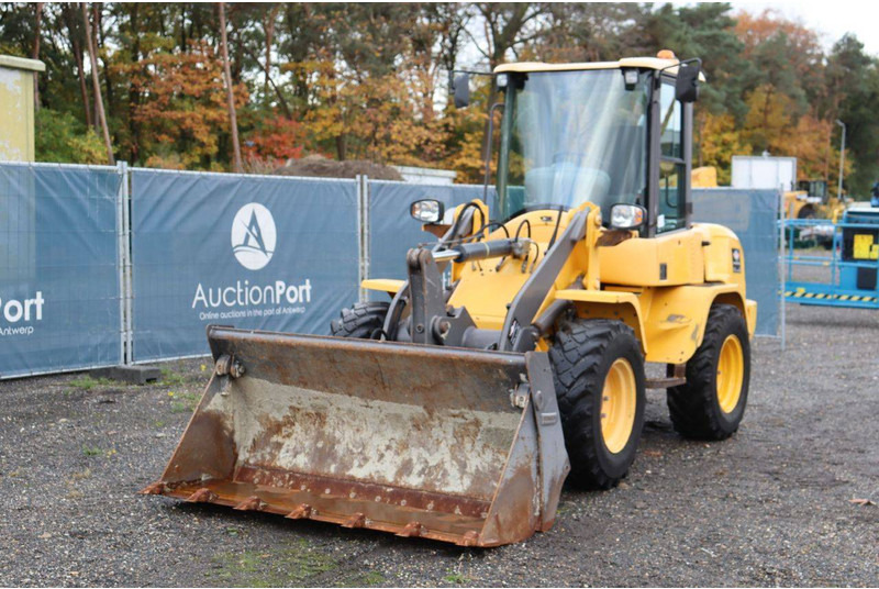 Колесен товарач Volvo L30G: снимка 9