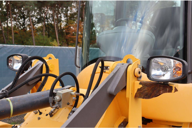 Колесен товарач Volvo L30G: снимка 14