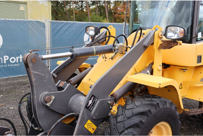 Колесен товарач Volvo L30G: снимка 13