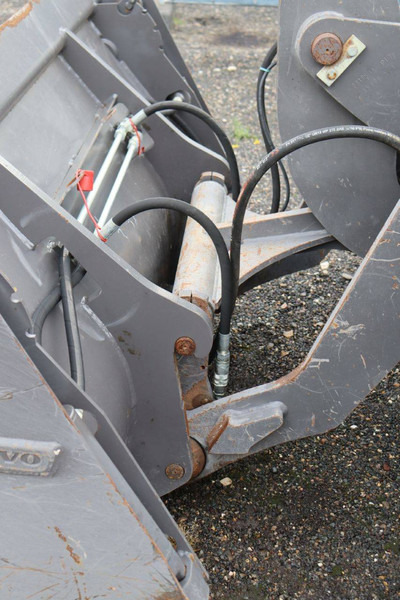 Колесен товарач Volvo L30G: снимка 12