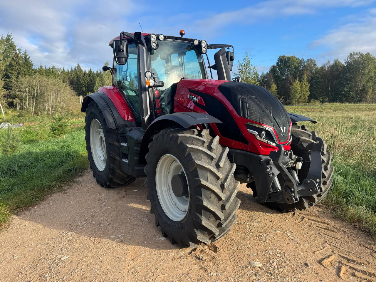 Valtra T255 - Трактор: снимка 2 Valtra T255 - Трактор: снимка 2