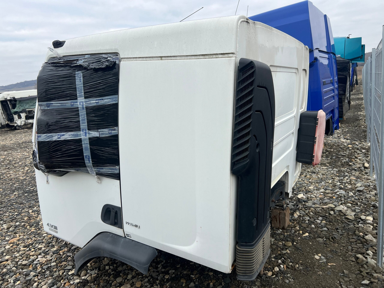CABINA RENAULT PREMIUM SLEEPER CAB L2H1 - Кабина за Камион: снимка 4 CABINA RENAULT PREMIUM SLEEPER CAB L2H1 - Кабина за Камион: снимка 4