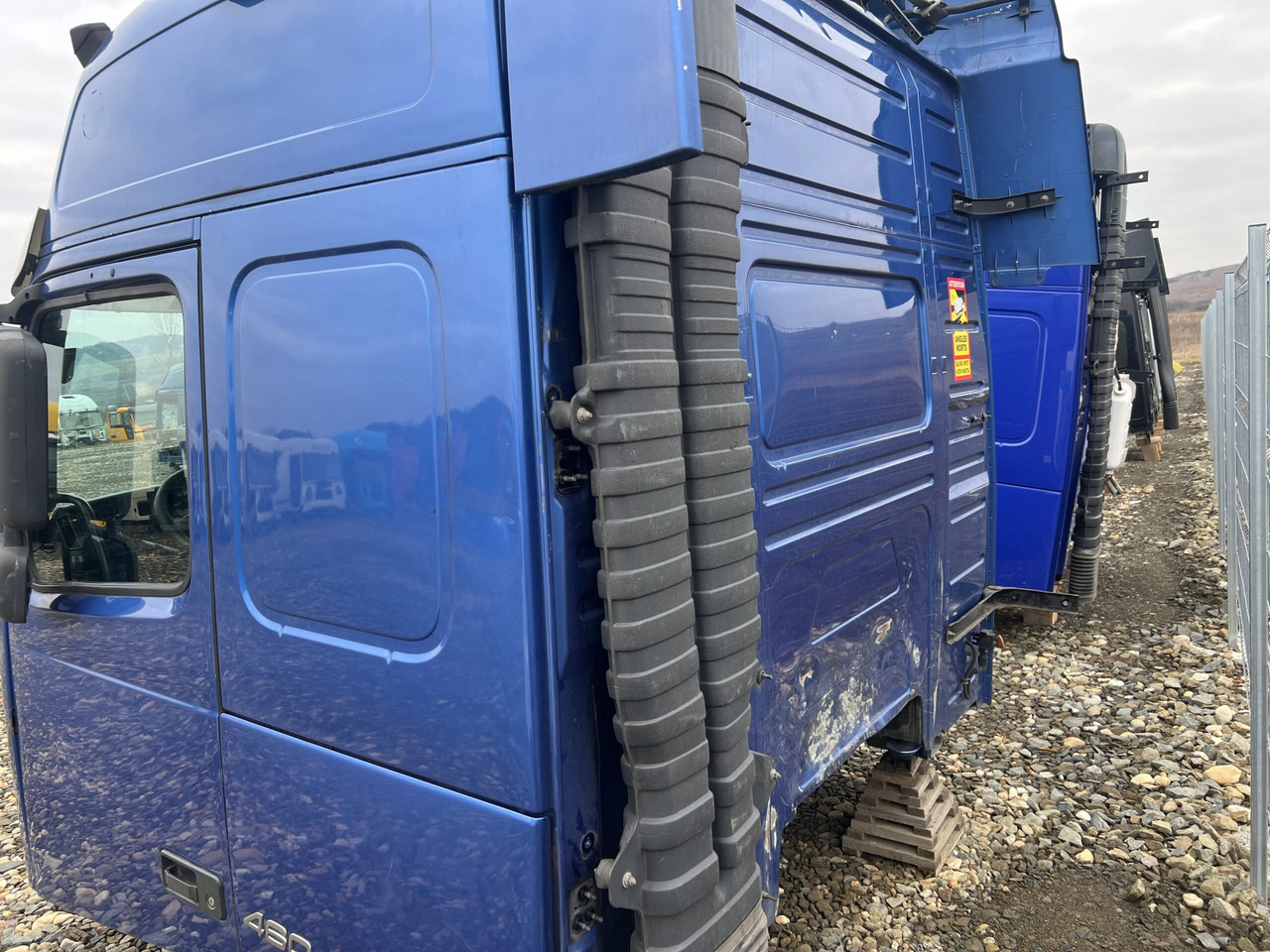 CABINA VOLVO FH13 GLOBETROTTER L2H2 - Кабина за Камион: снимка 4 CABINA VOLVO FH13 GLOBETROTTER L2H2 - Кабина за Камион: снимка 4