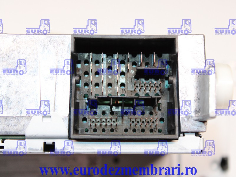 ELEMENT BORD UNITATE MULTIMEDIA AUS SCANIA SUPER 2906950, 2819280 - Табло за Камион: снимка 4 ELEMENT BORD UNITATE MULTIMEDIA AUS SCANIA SUPER 2906950, 2819280 - Табло за Камион: снимка 4