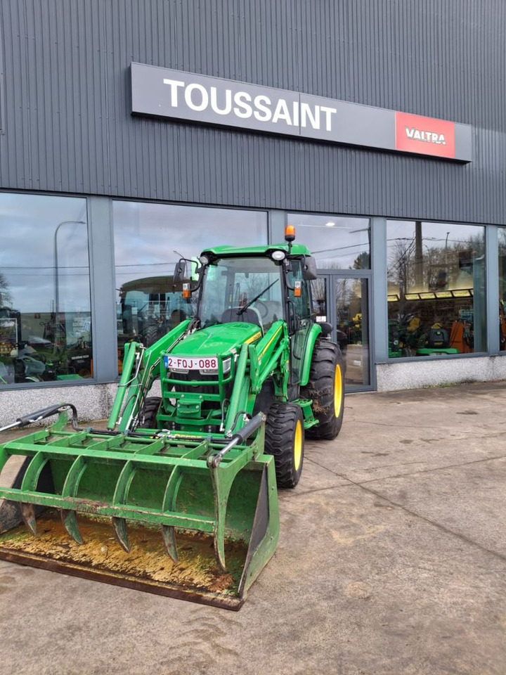 John Deere 4066R - Малък трактор: снимка 1 John Deere 4066R - Малък трактор: снимка 1