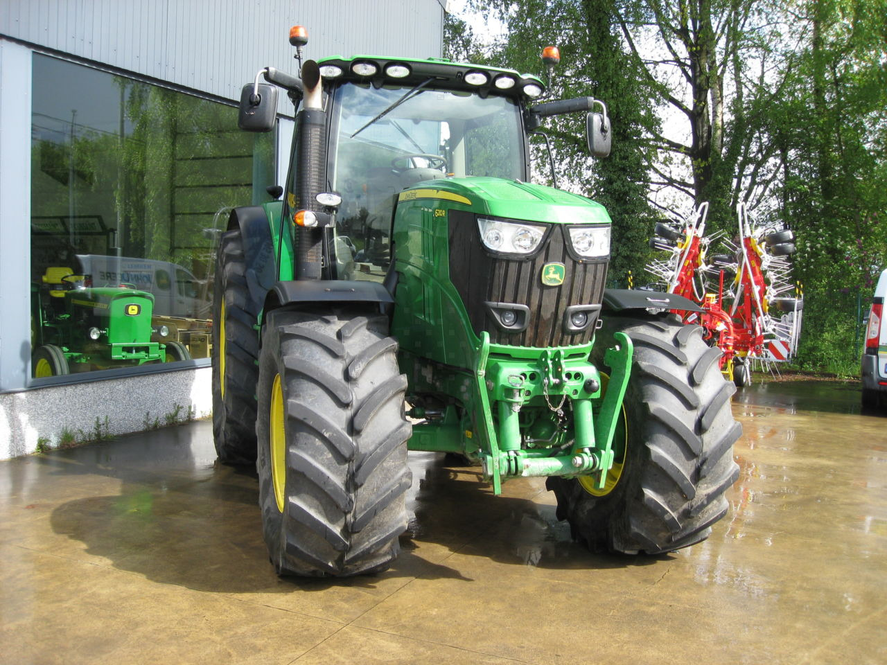 John Deere 6210R AUTOPOWER - Трактор: снимка 1 John Deere 6210R AUTOPOWER - Трактор: снимка 1