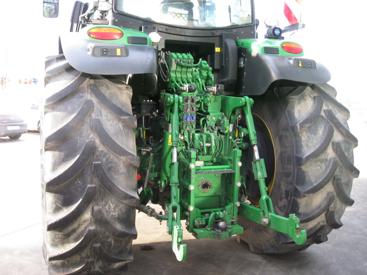 John Deere 6250R - Трактор: снимка 3 John Deere 6250R - Трактор: снимка 3