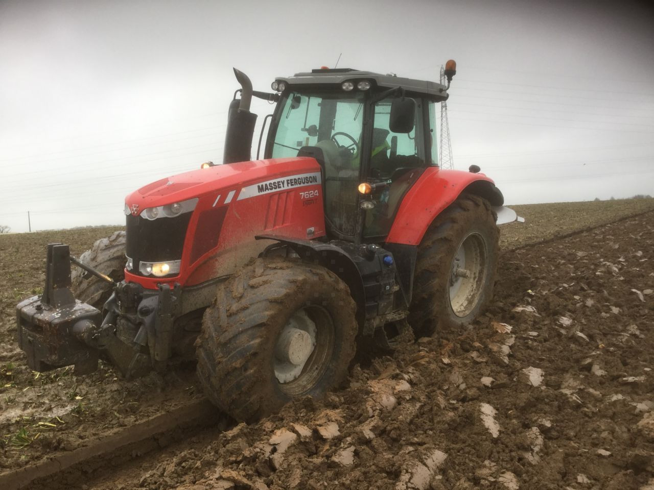 Massey Ferguson 7624 DYNA VT - Трактор: снимка 5 Massey Ferguson 7624 DYNA VT - Трактор: снимка 5