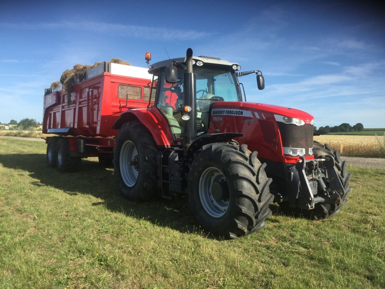 Massey Ferguson 7624 DYNA VT - Трактор: снимка 3 Massey Ferguson 7624 DYNA VT - Трактор: снимка 3