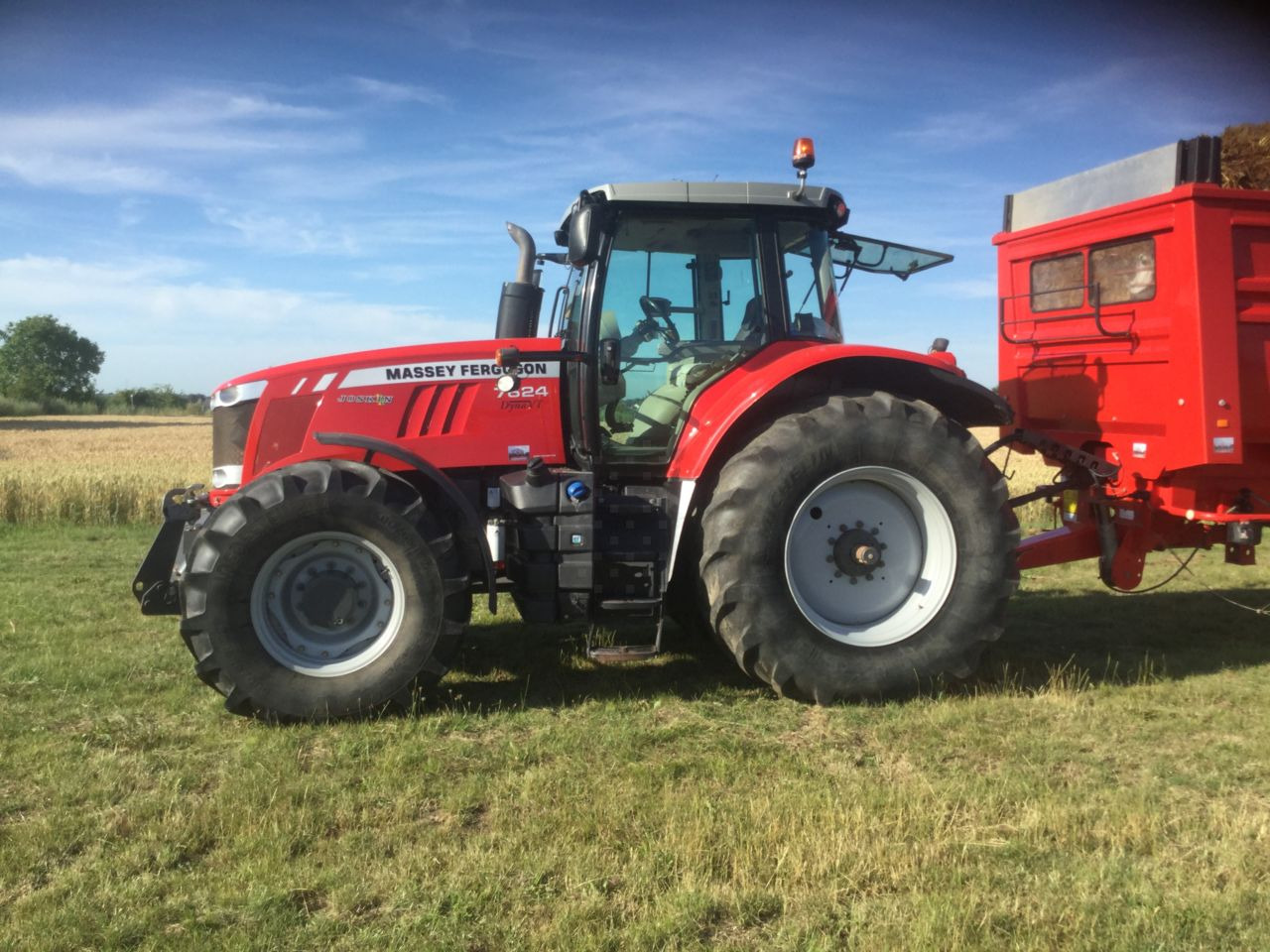 Massey Ferguson 7624 DYNA VT - Трактор: снимка 1 Massey Ferguson 7624 DYNA VT - Трактор: снимка 1