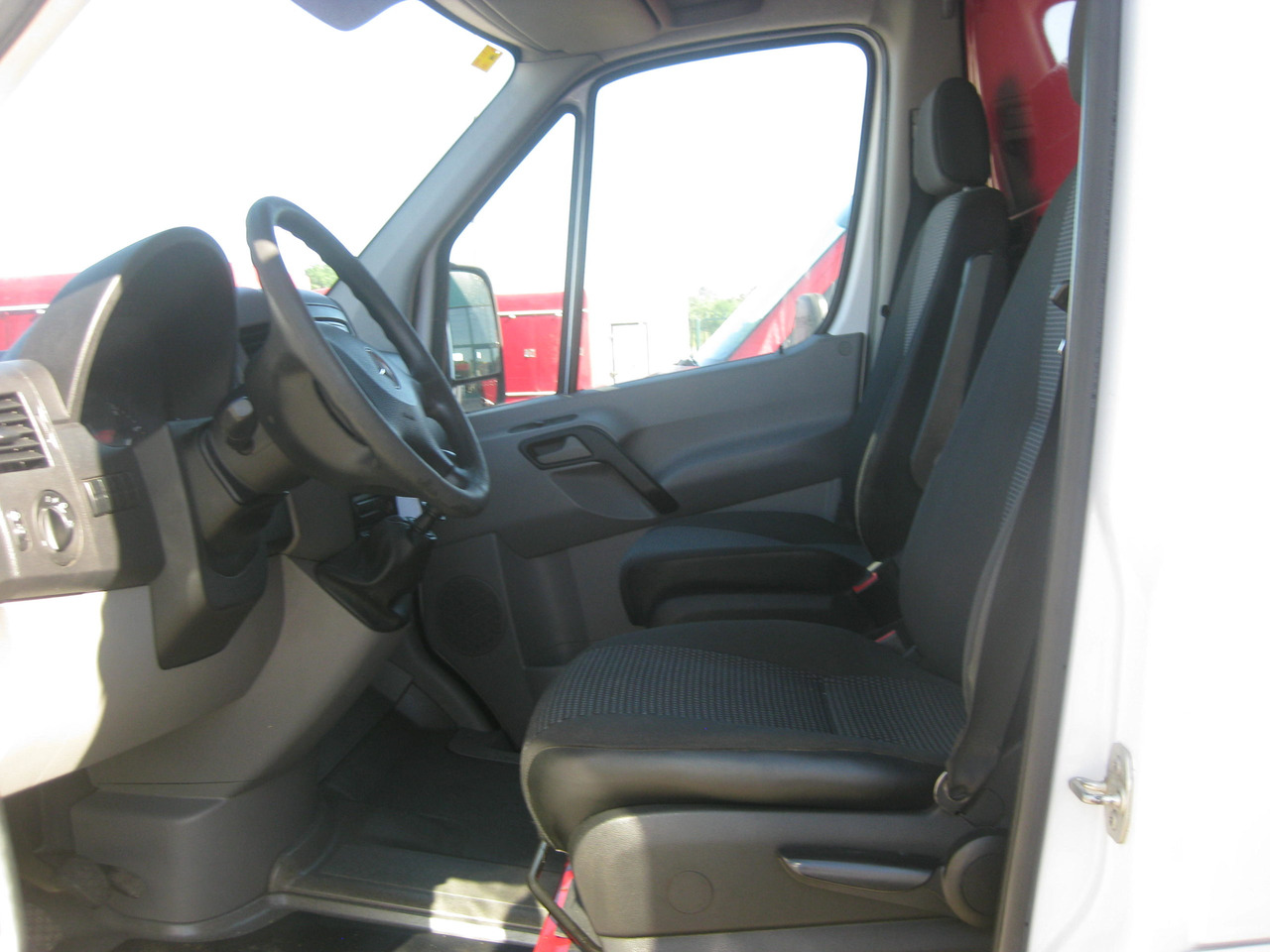 Хладилен бус Camión heladero 3500kg MERCEDES SPRINTER: снимка 8
