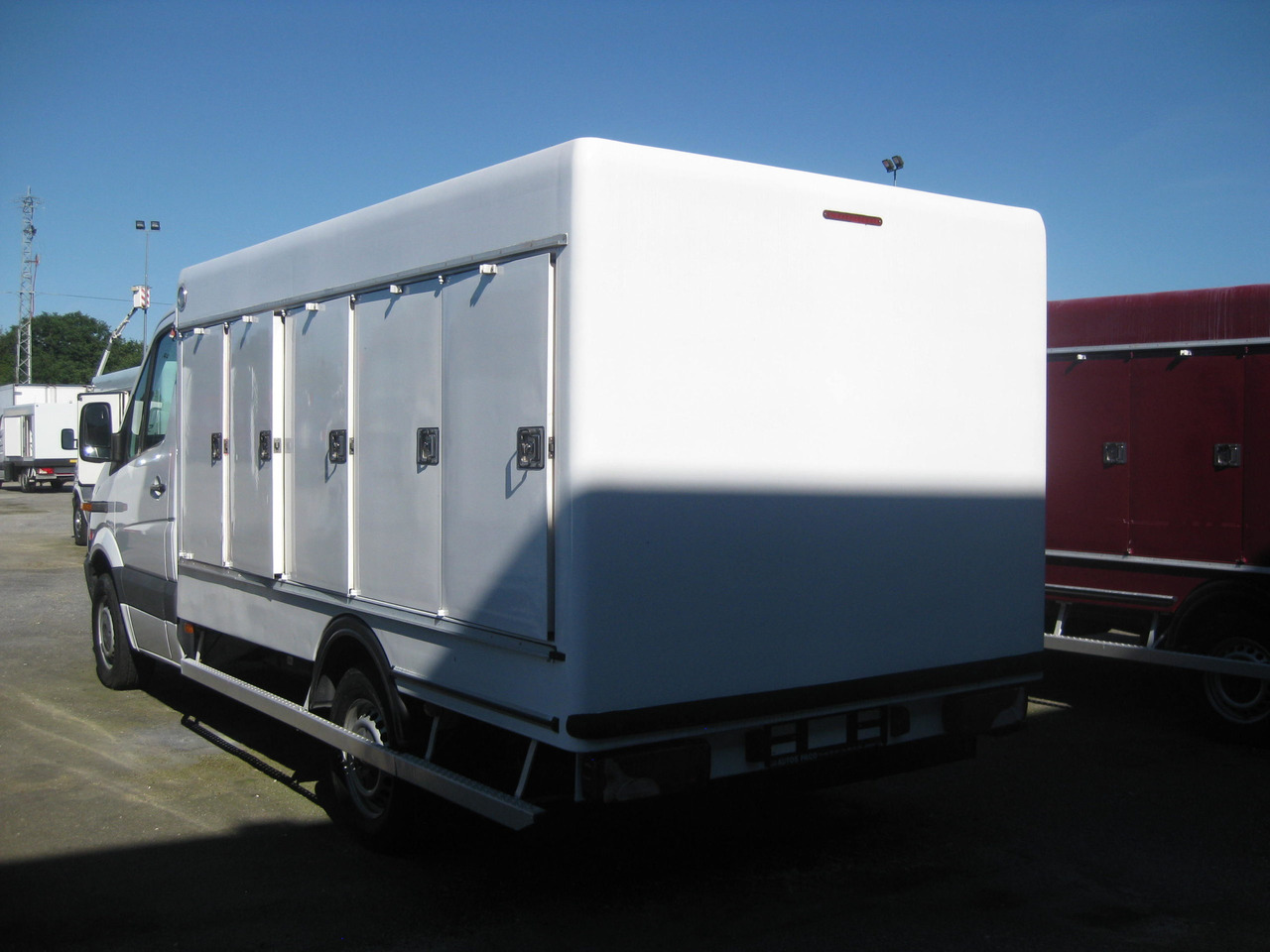 Camión heladero 3500kg MERCEDES SPRINTER - Хладилен бус: снимка 3 Camión heladero 3500kg MERCEDES SPRINTER - Хладилен бус: снимка 3
