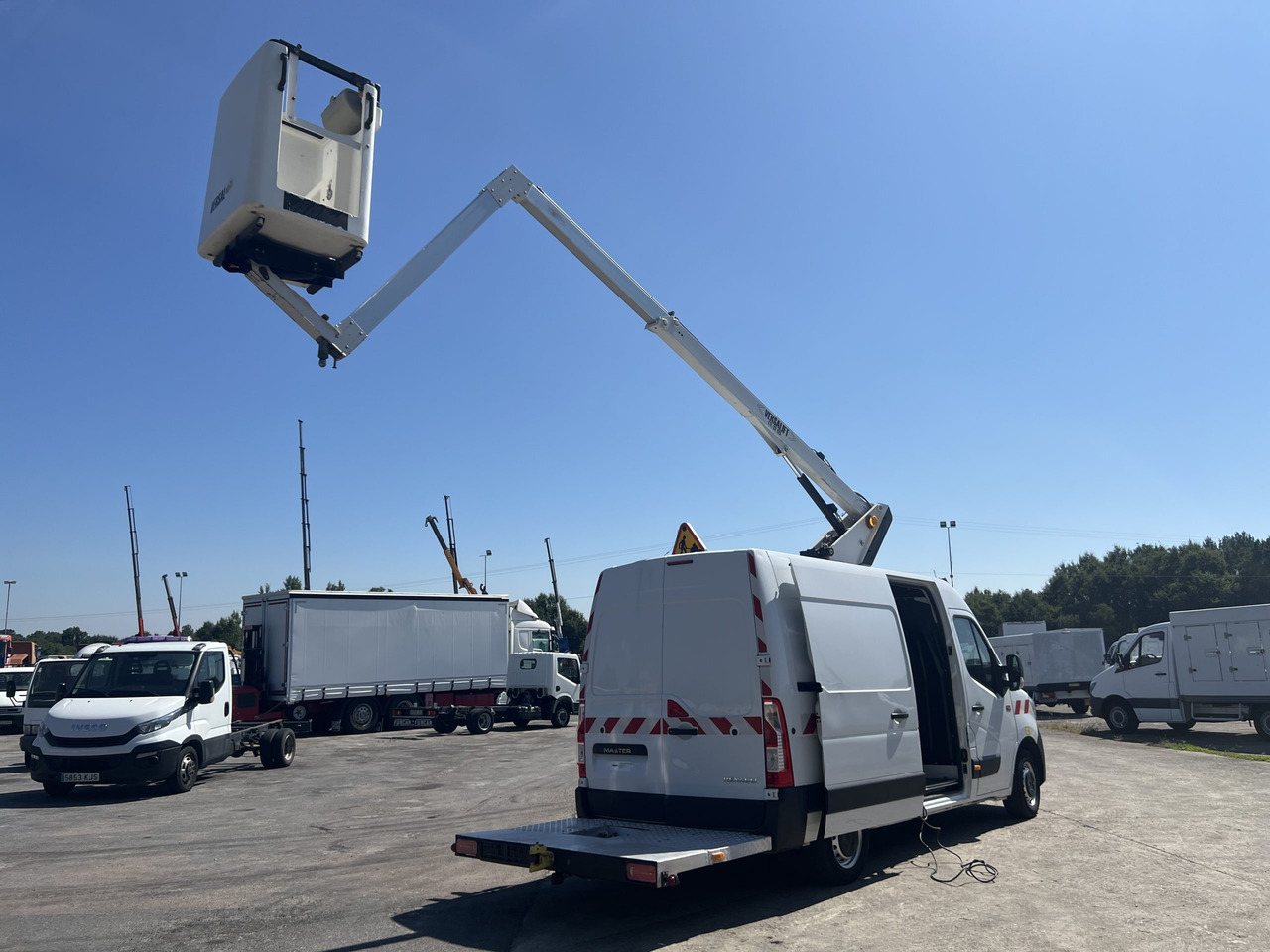 FURGON CON CESTA RENAULT MASTER - Автовишка: снимка 4 FURGON CON CESTA RENAULT MASTER - Автовишка: снимка 4