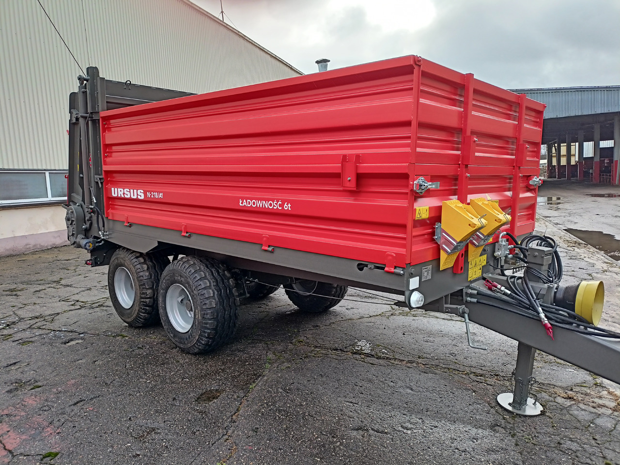 Ursus Rozrzutnik obornika 6 t / Разбрасыватель навоза / Miststreuer / Manure spreader 6 t - Разпръсквач за оборски тор: снимка 3 Ursus Rozrzutnik obornika 6 t / Разбрасыватель навоза / Miststreuer / Manure spreader 6 t - Разпръсквач за оборски тор: снимка 3