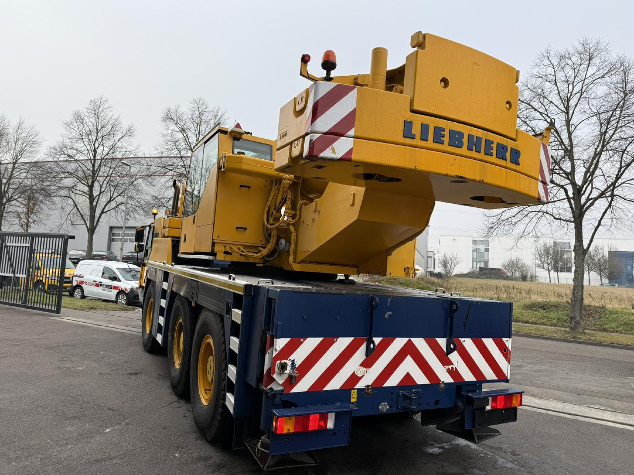Liebherr LTM 1055-3.1 (06 - 055 996) | 6 x 6 - Автокран: снимка 4 Liebherr LTM 1055-3.1 (06 - 055 996) | 6 x 6 - Автокран: снимка 4