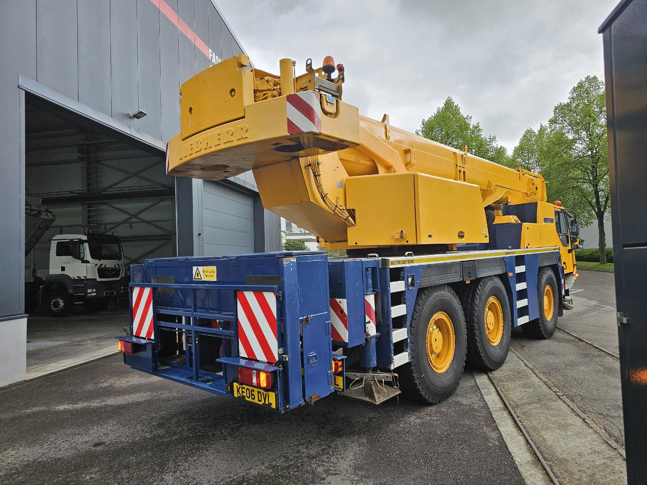 Liebherr LTM 1055-3.1 (06 - 056 016) | 6 x 6 - Автокран: снимка 3 Liebherr LTM 1055-3.1 (06 - 056 016) | 6 x 6 - Автокран: снимка 3