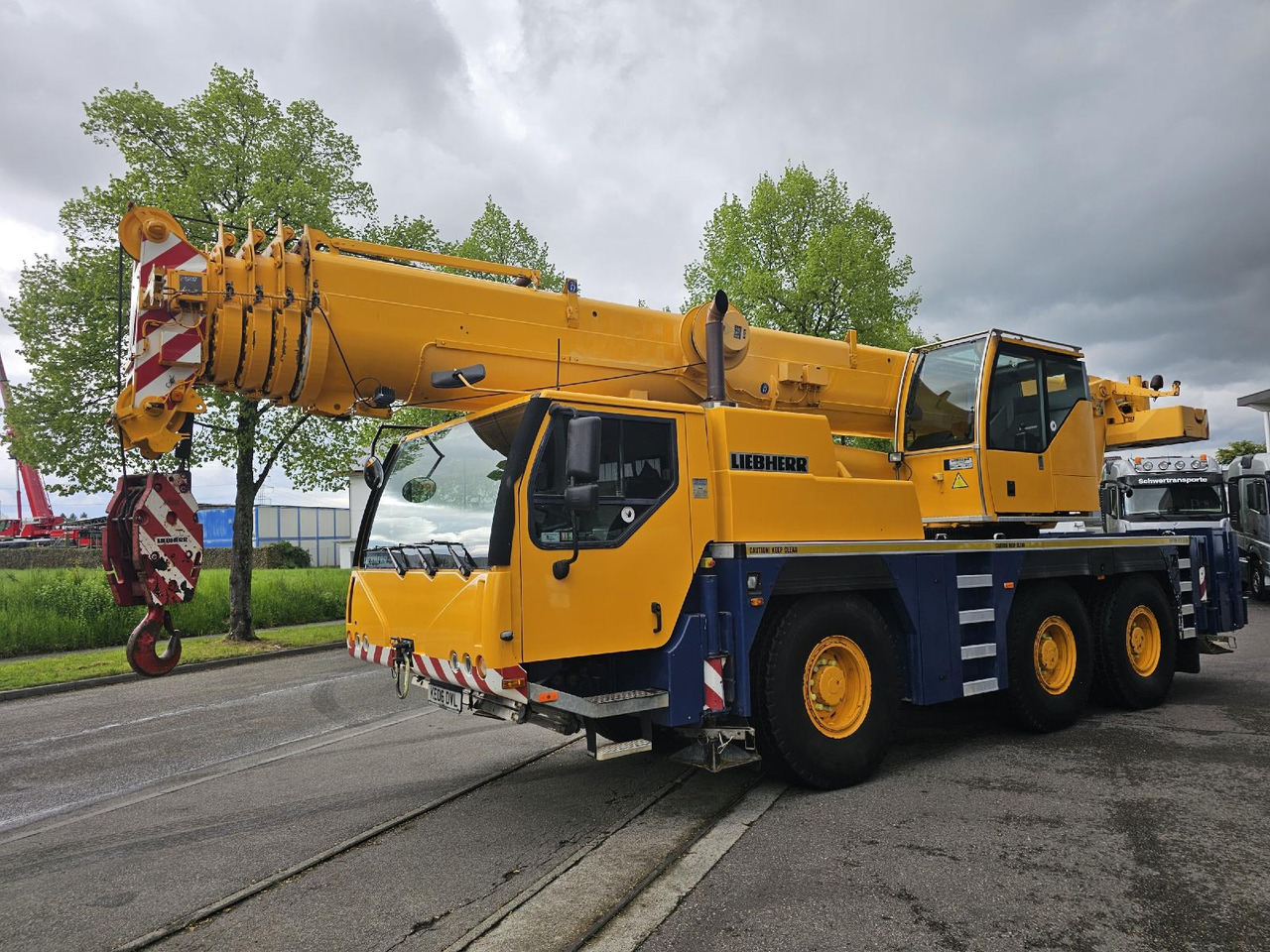Liebherr LTM 1055-3.1 (06 - 056 016) | 6 x 6 - Автокран: снимка 2 Liebherr LTM 1055-3.1 (06 - 056 016) | 6 x 6 - Автокран: снимка 2