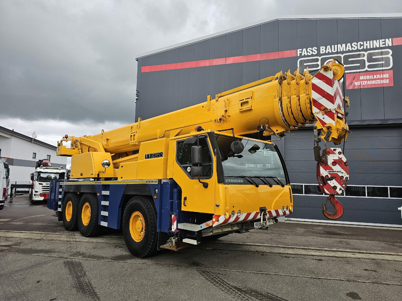 Liebherr LTM 1055-3.1 (06 - 056 016) | 6 x 6 - Автокран: снимка 1 Liebherr LTM 1055-3.1 (06 - 056 016) | 6 x 6 - Автокран: снимка 1