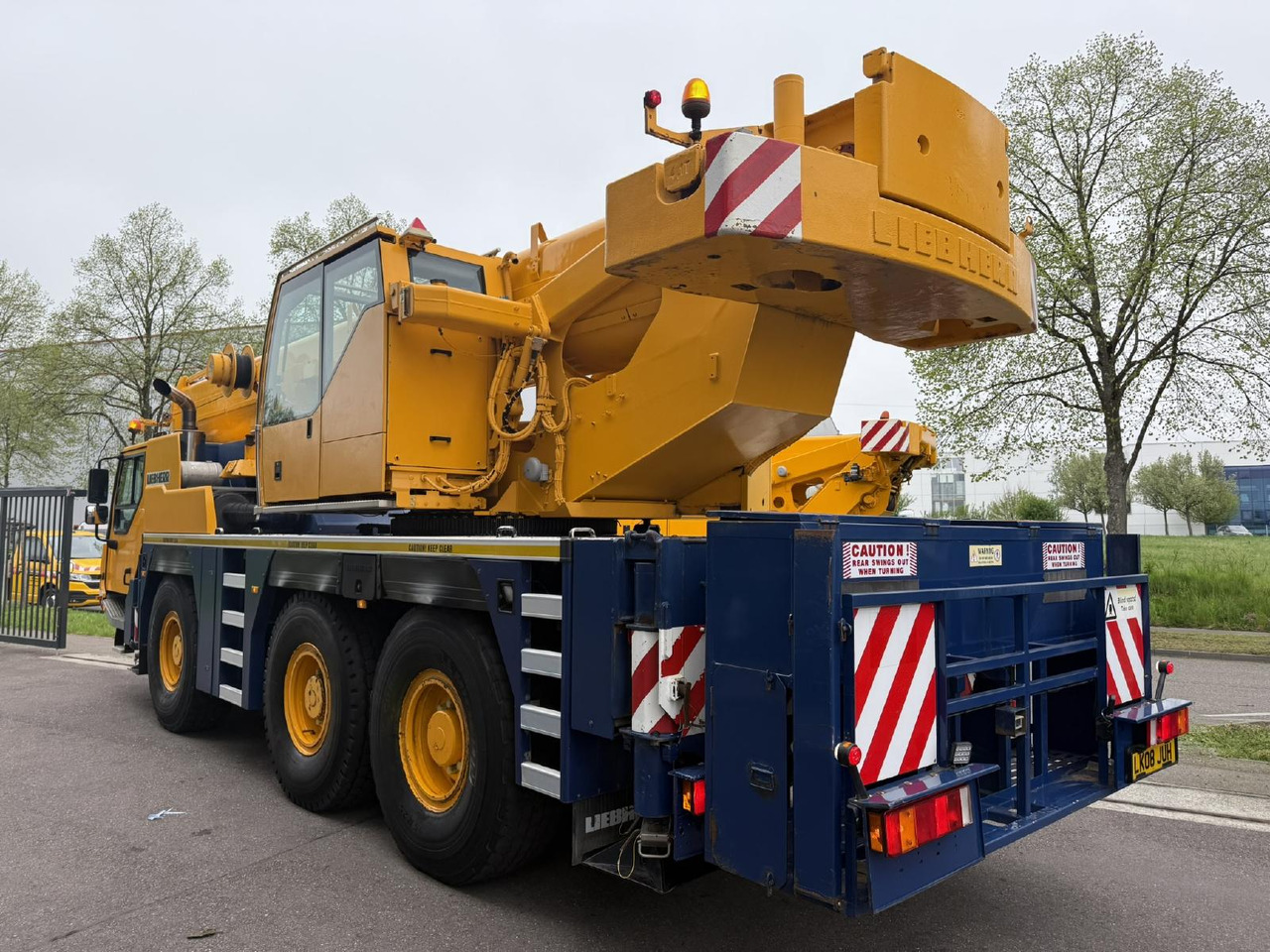 Liebherr LTM 1055-3.2 (08 - 084 745) | 6 x 6 - Автокран: снимка 3 Liebherr LTM 1055-3.2 (08 - 084 745) | 6 x 6 - Автокран: снимка 3