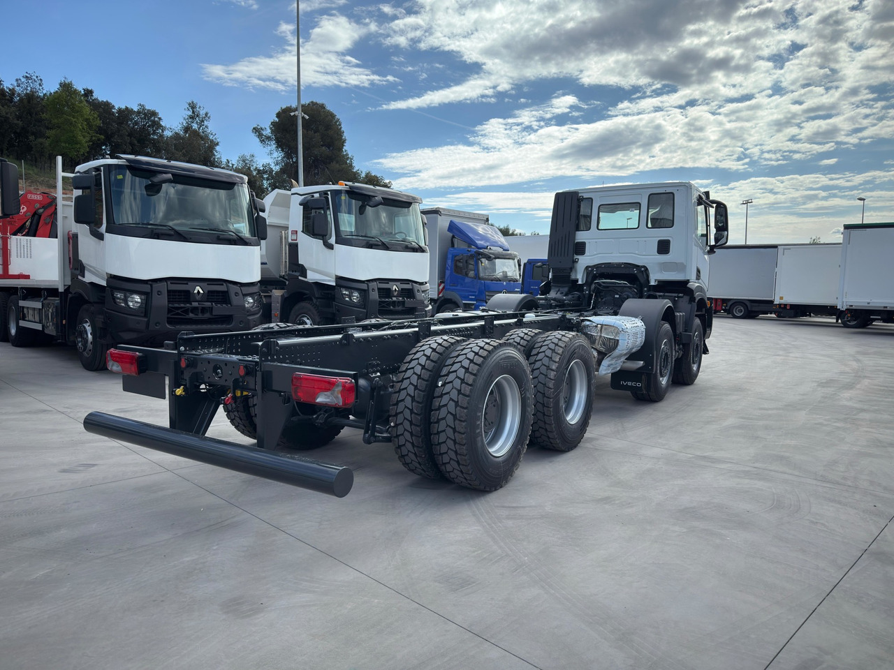 IVECO AD410T50 T-WAY 8x4 E6 (Chassis) - Шаси кабина: снимка 5 IVECO AD410T50 T-WAY 8x4 E6 (Chassis) - Шаси кабина: снимка 5