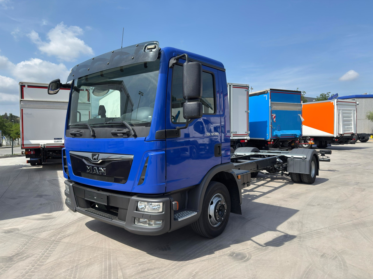 MAN 12.190 BL TGL E6 (Chassis) - Шаси кабина: снимка 1 MAN 12.190 BL TGL E6 (Chassis) - Шаси кабина: снимка 1