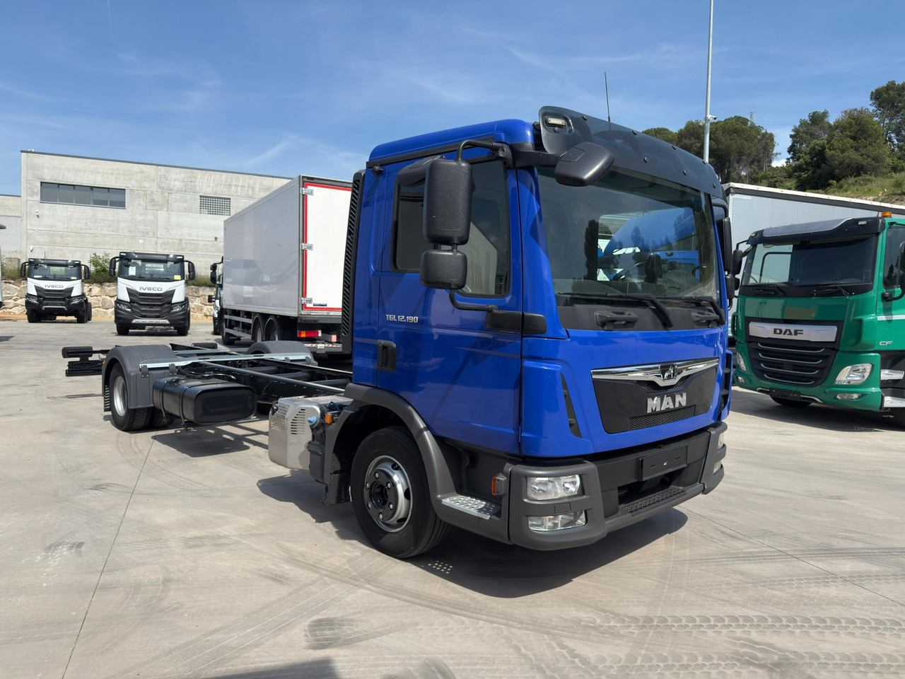 MAN 12.190 BL TGL E6 (Chassis) - Шаси кабина: снимка 2 MAN 12.190 BL TGL E6 (Chassis) - Шаси кабина: снимка 2
