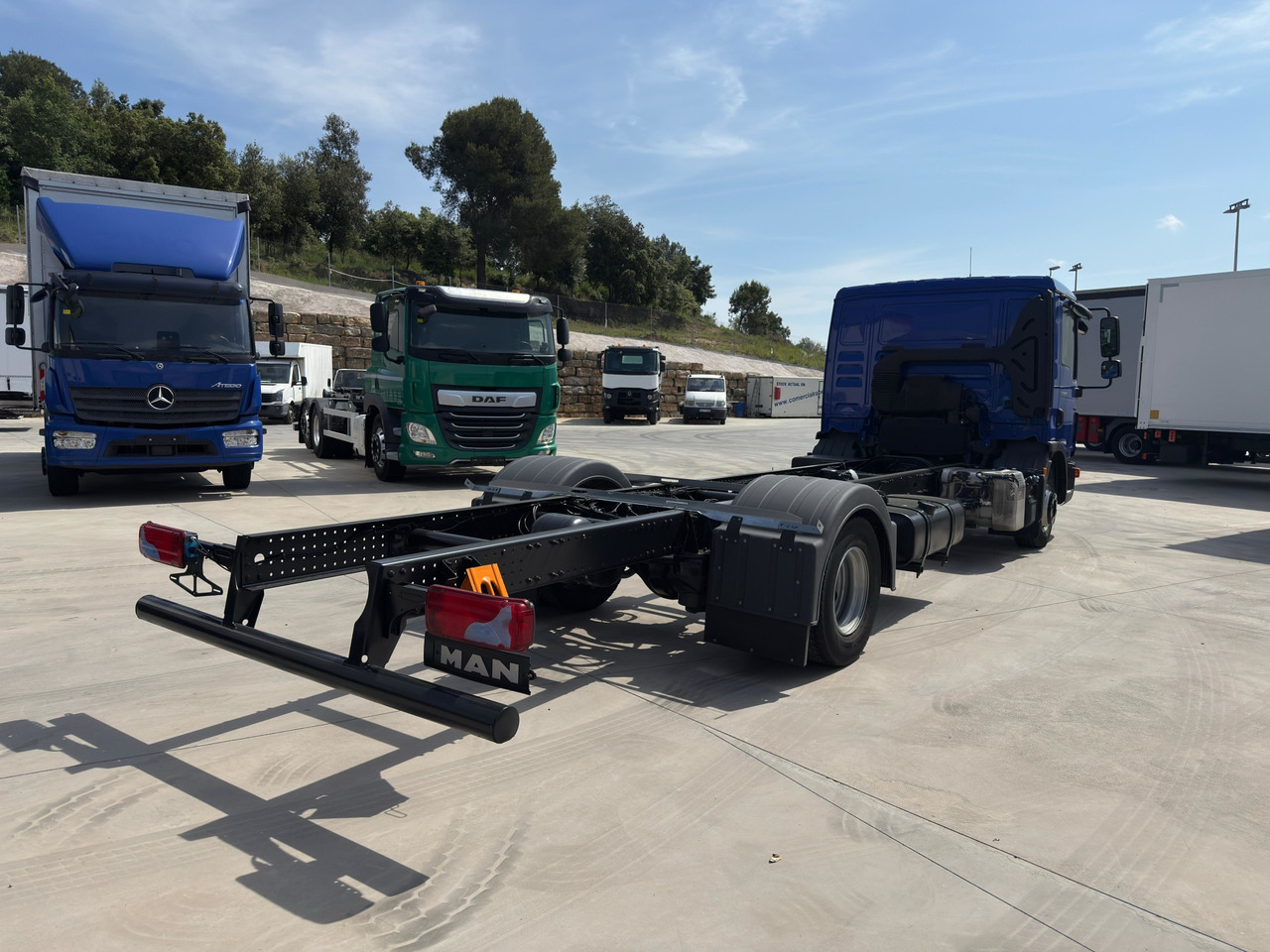MAN 12.190 BL TGL E6 (Chassis) - Шаси кабина: снимка 3 MAN 12.190 BL TGL E6 (Chassis) - Шаси кабина: снимка 3
