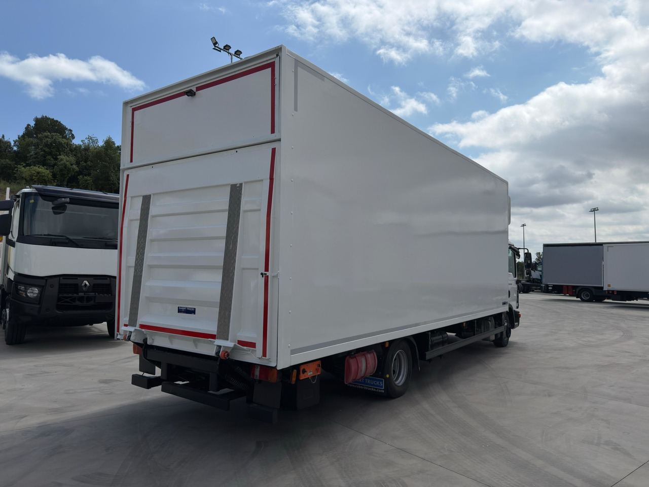 MAN 12.220 BL TGL E6 (VAN) - Камион фургон: снимка 3 MAN 12.220 BL TGL E6 (VAN) - Камион фургон: снимка 3