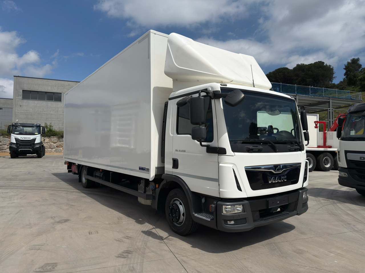 MAN 12.220 BL TGL E6 (VAN) - Камион фургон: снимка 2 MAN 12.220 BL TGL E6 (VAN) - Камион фургон: снимка 2