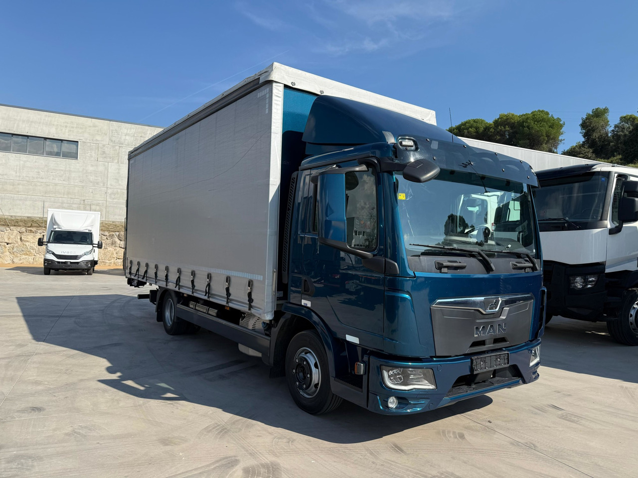 MAN 8.190 BL TGL E6 (Tauliner) - Камион с брезент: снимка 2 MAN 8.190 BL TGL E6 (Tauliner) - Камион с брезент: снимка 2