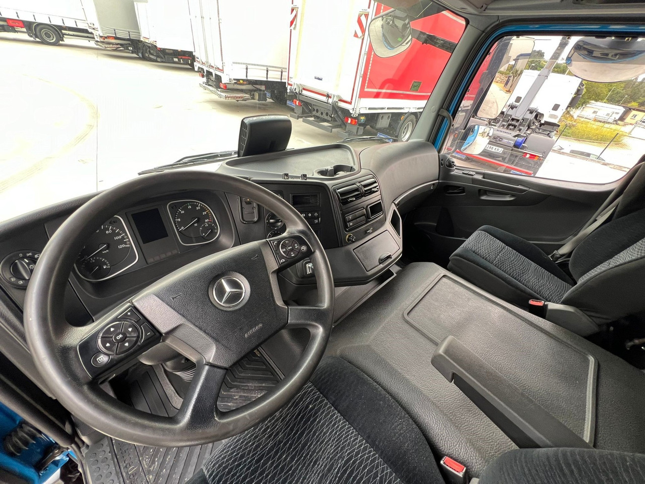 MERCEDES BENZ 13.30L Atego E6 (Tauliner) - Камион с брезент: снимка 5 MERCEDES BENZ 13.30L Atego E6 (Tauliner) - Камион с брезент: снимка 5
