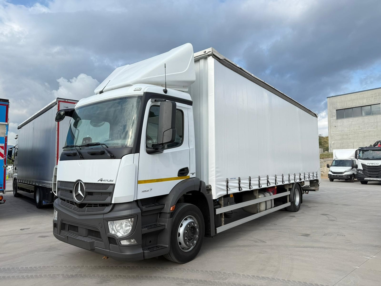MERCEDES BENZ 18.27 Antos E6 (Tauliner) - Камион с брезент: снимка 1 MERCEDES BENZ 18.27 Antos E6 (Tauliner) - Камион с брезент: снимка 1