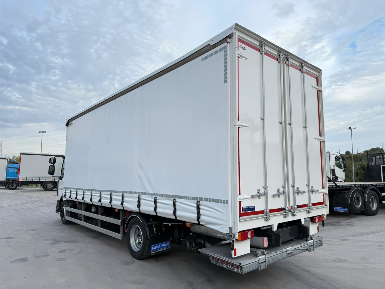 RENAULT D12.240 E6 (Tauliner) - Камион с брезент: снимка 4 RENAULT D12.240 E6 (Tauliner) - Камион с брезент: снимка 4