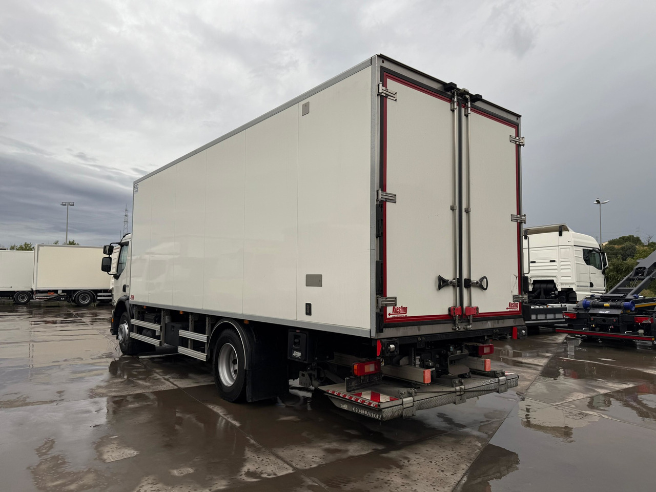 VOLVO FE320 E6 (Refrigerator) - Рефрижератор камион: снимка 3 VOLVO FE320 E6 (Refrigerator) - Рефрижератор камион: снимка 3