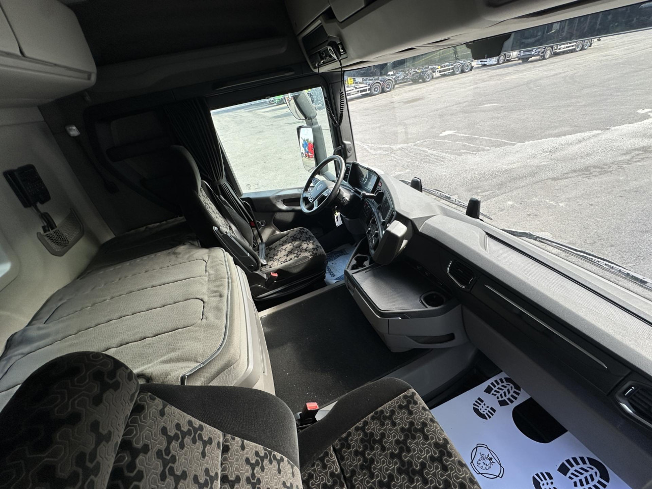 SCANIA R 450 B6x4HA - Контейнеровоз/ Сменна каросерия камион: снимка 2 SCANIA R 450 B6x4HA - Контейнеровоз/ Сменна каросерия камион: снимка 2